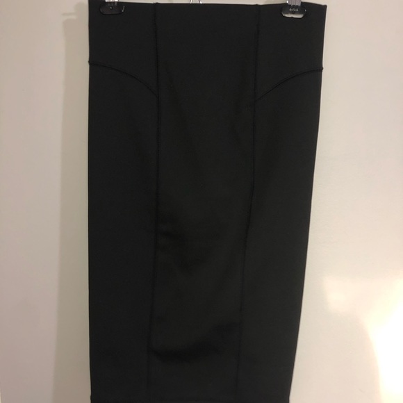 4 for 35 ✨ black Zara bodycon skirt - Picture 2 of 7